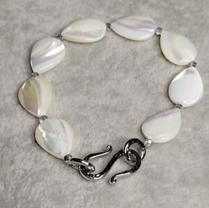 Gorgeous Mother of Pearl Bracelet
